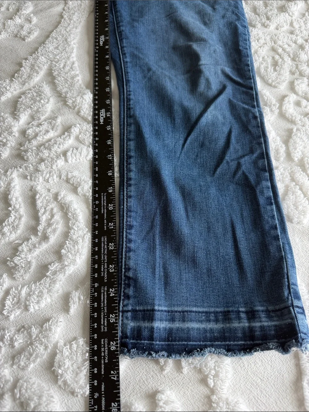 Denizen Levi's Light Blue High-Rise Ankle Straight Jeans. Size 16. Frayed Cuffs.